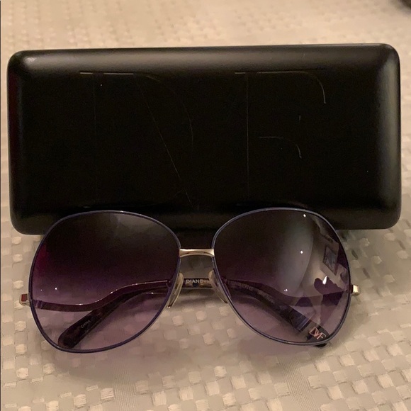 DVF Sunglasses - Picture 2 of 6